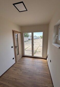 I am offering for sale a stylish, technologically advanced wooden house