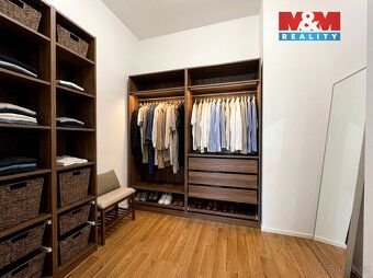 We offer for rent a modern 1 bedroom apartment with dressing room, located in new construction…