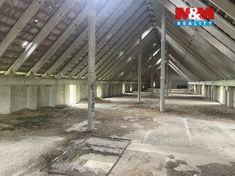 Nabízíme k pronájmu bývalý kravín v obci Nová Dědina u Konic