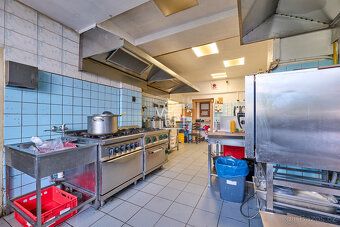 Nabízíme převzetí pronájmu zavedené restaurace 