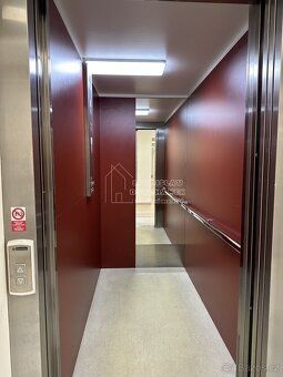 K pronájmu je Vám k dispozici kancelář o ploše 16,4 m2, Prah