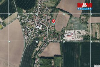 Looking for an ideal place for your new home where countryside tranquility meets excellent accessibility?