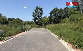 Looking for an ideal place for your new home where countryside tranquility meets excellent accessibility?