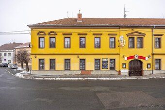 Nabízíme k prodeji komerční prostor nacházející se v obci Ji