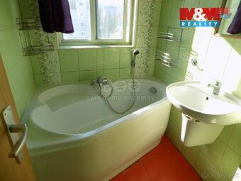 K pronájmu byt o velikosti 4+1, situovaný ve 2. nadzemním po