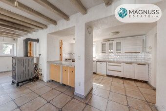 We offer for sale a multi-generational family house in exclusive representation in the village…