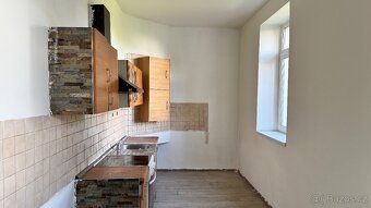 Nabízím k pronájmu byt 3+kk ve 2NP bytového domu s vlastním 