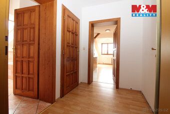 Nabízíme k prodeji prostorný byt 2+1 o velikosti 92 m², situ