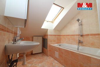 Nabízíme k prodeji prostorný byt 2+1 o velikosti 92 m², situ