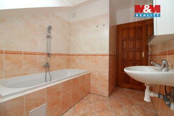 Nabízíme k prodeji prostorný byt 2+1 o velikosti 92 m², situ