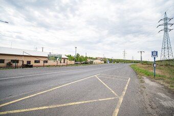 We offer for sale an exceptionally well-maintained and technically excellent commercial…