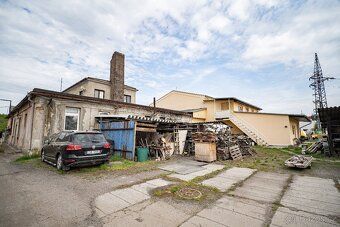 We offer for sale an exceptionally well-maintained and technically excellent commercial…