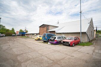 We offer for sale an exceptionally well-maintained and technically excellent commercial…
