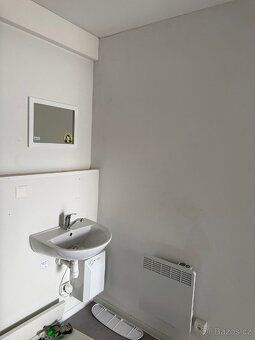 I am offering for sale: A set of 3 containers with toilet and sink suitable as residential…