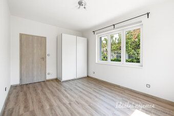 Nabízíme k dlouhodobému podnájmu patrový rodinný dům o ploše