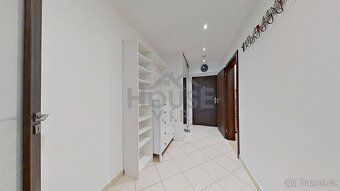 Ev.č. 01665 Hledáte moderní, plně zařízený byt v širším cent