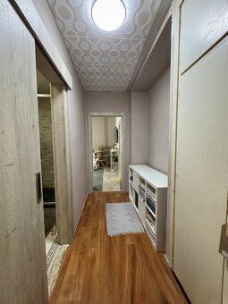 I am offering for sale a renovated 2+1 apartment unit. Total