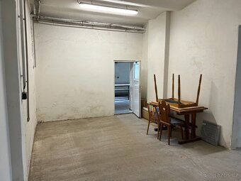 Pronájem výrobních a skladových prostor 330 m² – Ruprechtov,