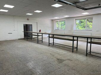 Pronájem výrobních a skladových prostor 330 m² – Ruprechtov,