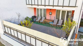With exclusive representation we offer for sale a very nice fully equipped brick apartment of…