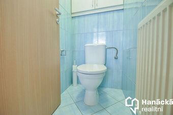 With exclusive representation we offer for sale a very nice fully equipped brick apartment of…