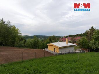 K prodeji nabízíme zahradu o ploše 864 m2 pouhých 5 minut au