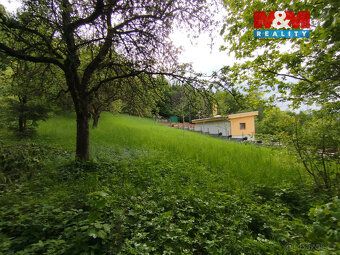 K prodeji nabízíme zahradu o ploše 864 m2 pouhých 5 minut au
