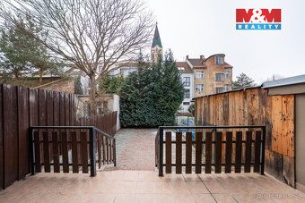 Nabízíme k prodeji rodinný dům s pěti samostatnými bytovými 