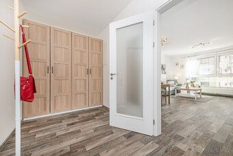 Prodám moderní byt 2+kk o velikosti 63 m² + sklep cca 4 m² v