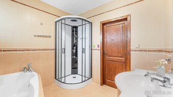 Looking for housing that combines modern design, absolute privacy and minimal operating costs?