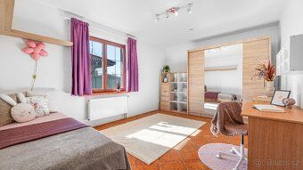 Looking for housing that combines modern design, absolute privacy and minimal operating costs?