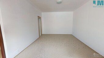 Ref. No. 02050 Our company will arrange the sale of an apartment in 