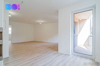 Pronájem moderního bytu 3+kk s lodžií a krytým parkováním v 