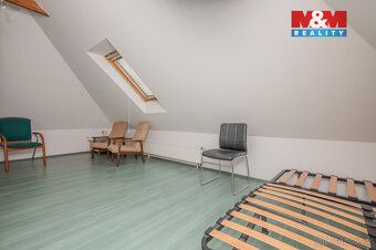 Exkluzivně Vám nabízíme k prodeji prostornou vilu s balkonem