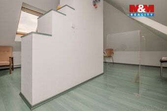 Exkluzivně Vám nabízíme k prodeji prostornou vilu s balkonem