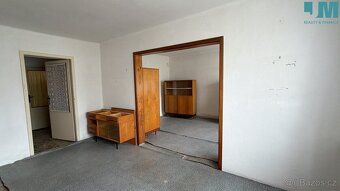 Ев.ч. 02052 Продаж будинку з терасою, гаражем та земельним участком