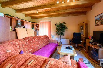 Sale of multi-generational family house in Dešenice, part of Milence
