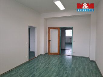 Pronájem kancelářských prostor. V budově se nachází více kan