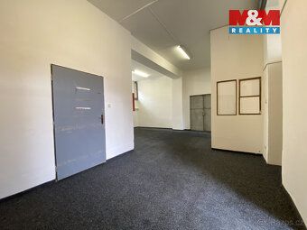 We offer for rent warehouse space in a quiet part of the town of Lo