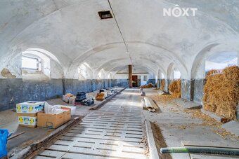 Statek s uzavřeným dvorem – místo, kde může vzniknout něco v