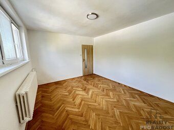 Nabízíme Vám k prodeji rodinný dům 5+kk se zahradou, garáží,