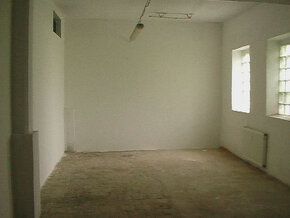 Rent heated space of 34 m². 10 km from D3 highway, 15 km from Tábor city