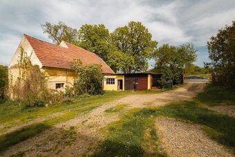 In an attractive location of Mácha's Region we offer a generous family house in a large area…