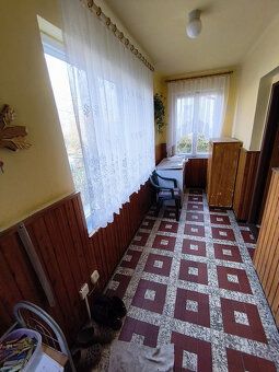 Nabízíme k prodeji kompletně podsklepený, suchý a světlý rod
