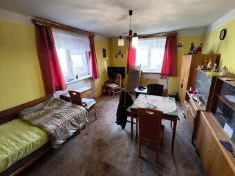 Nabízíme k prodeji kompletně podsklepený, suchý a světlý rod