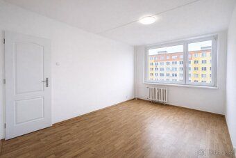 Nabízíme k pronájmu hezký byt o dispozici 4+1 s lodžií a vým
