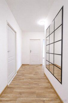 Nabízíme k pronájmu hezký byt o dispozici 4+1 s lodžií a vým