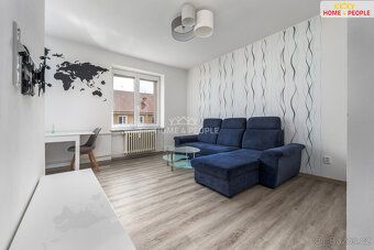 poplatky 3.650,-Kč + elektřina převod na nájemce, provize RK