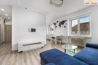 poplatky 3.650,-Kč + elektřina převod na nájemce, provize RK