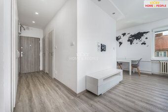 poplatky 3.650,-Kč + elektřina převod na nájemce, provize RK